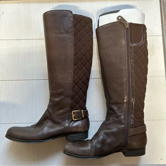 Isaac Mizrahi Tally Quilted Boot Dark Brown Leather Upper Riding Boot Womens 6.5 - Picture 2 of 11